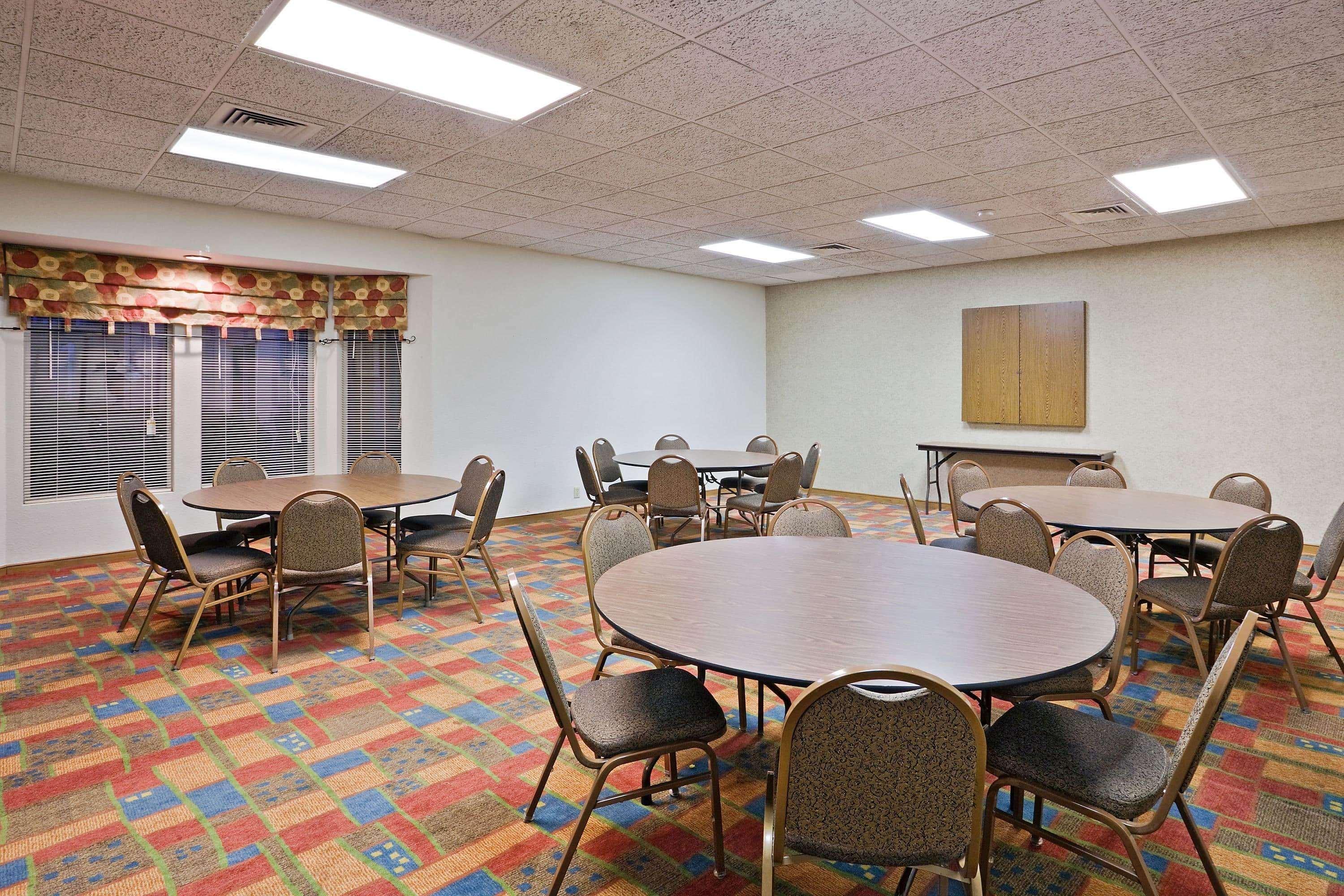 La Quinta By Wyndham Overland Park Exterior photo